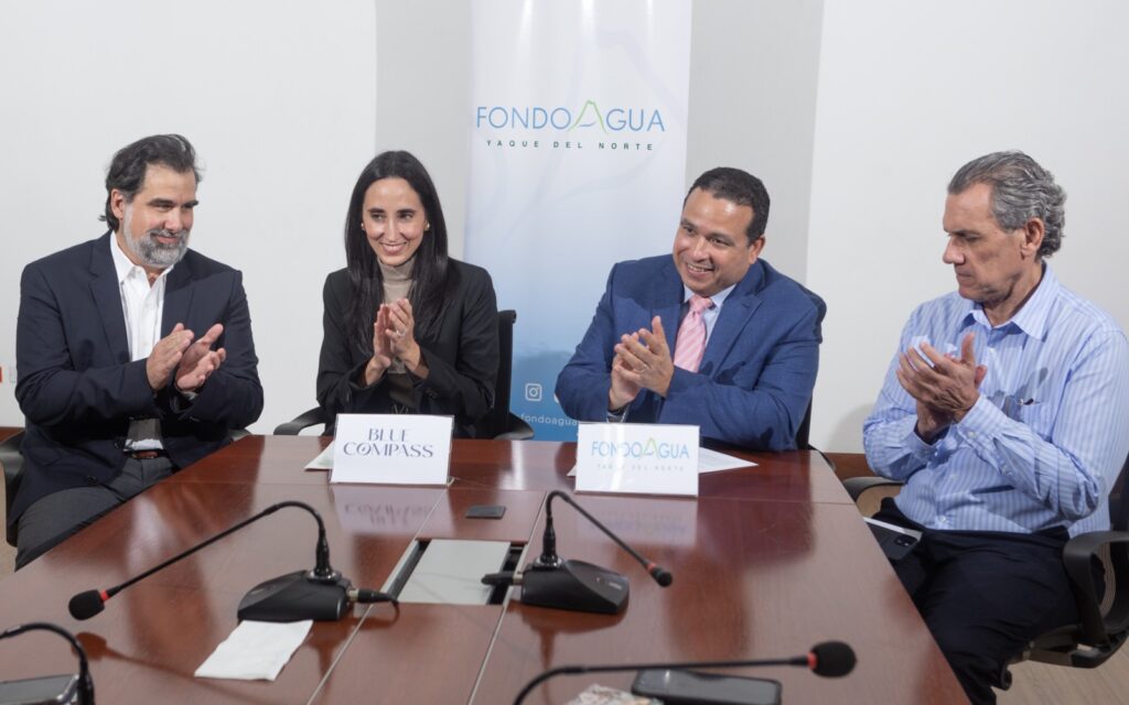 El Fondo Agua Yaque del Norte y la firma Blue Compass Consulting firmaron un acuerdo de colaboración interinstitucional para impulsar iniciativas que promuevan la seguridad hídrica y la conservación de las zonas de recarga hídrica de la cuenca del río Yaque del Norte.