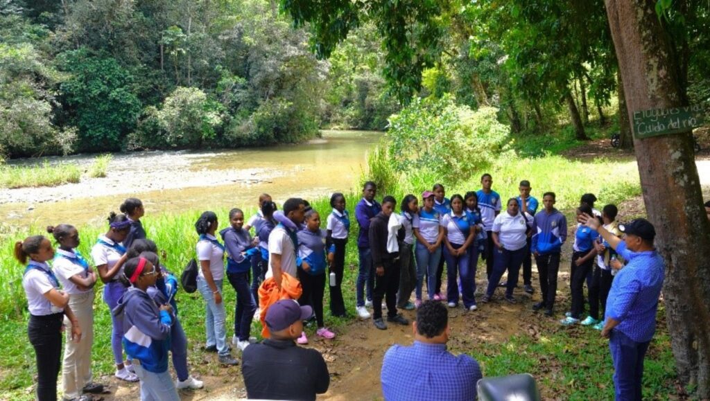 Promoción de la participación juvenil en la conservación y restauración de la cuenca baja del Yaque del Norte Ejecutado por el Centro para la Educación y Acción Ecológica Naturaleza (CEDAE) – Centro Naturaleza